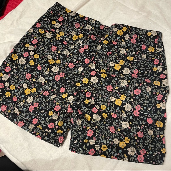 Lee Floral Shorts - Picture 4 of 4